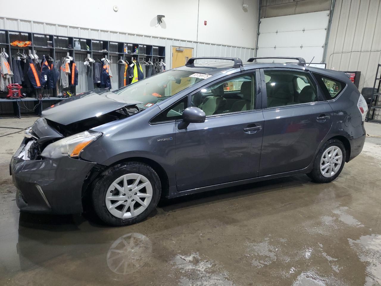 TOYOTA PRIUS V
