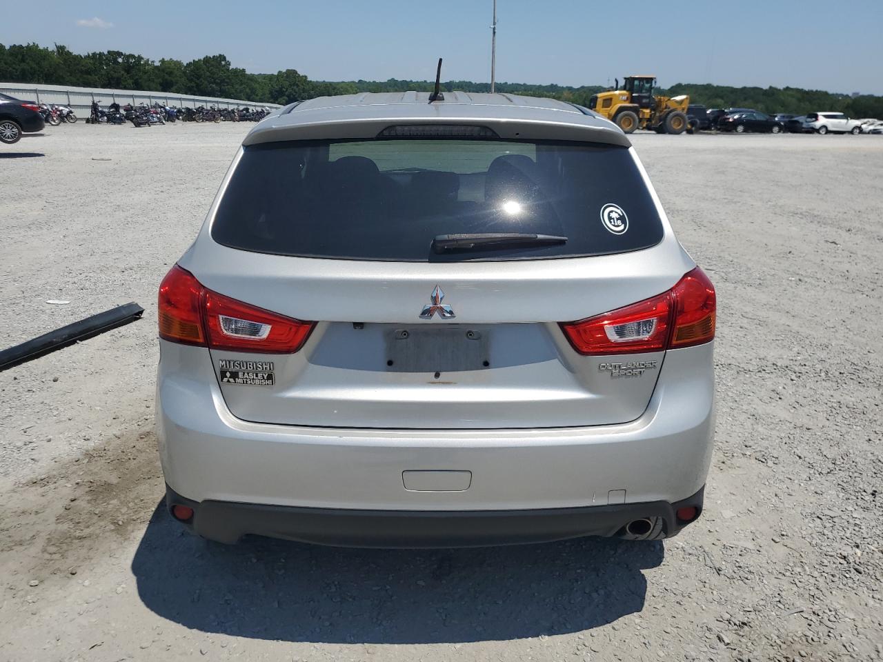 MITSUBISHI OUTLANDER SE