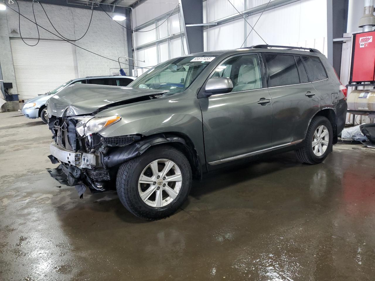 TOYOTA HIGHLANDER BASE