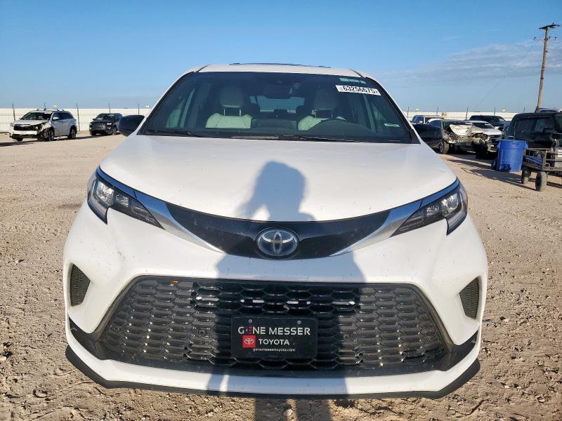 2022 TOYOTA SIENNA XSE 5TDXRKEC8NS108048