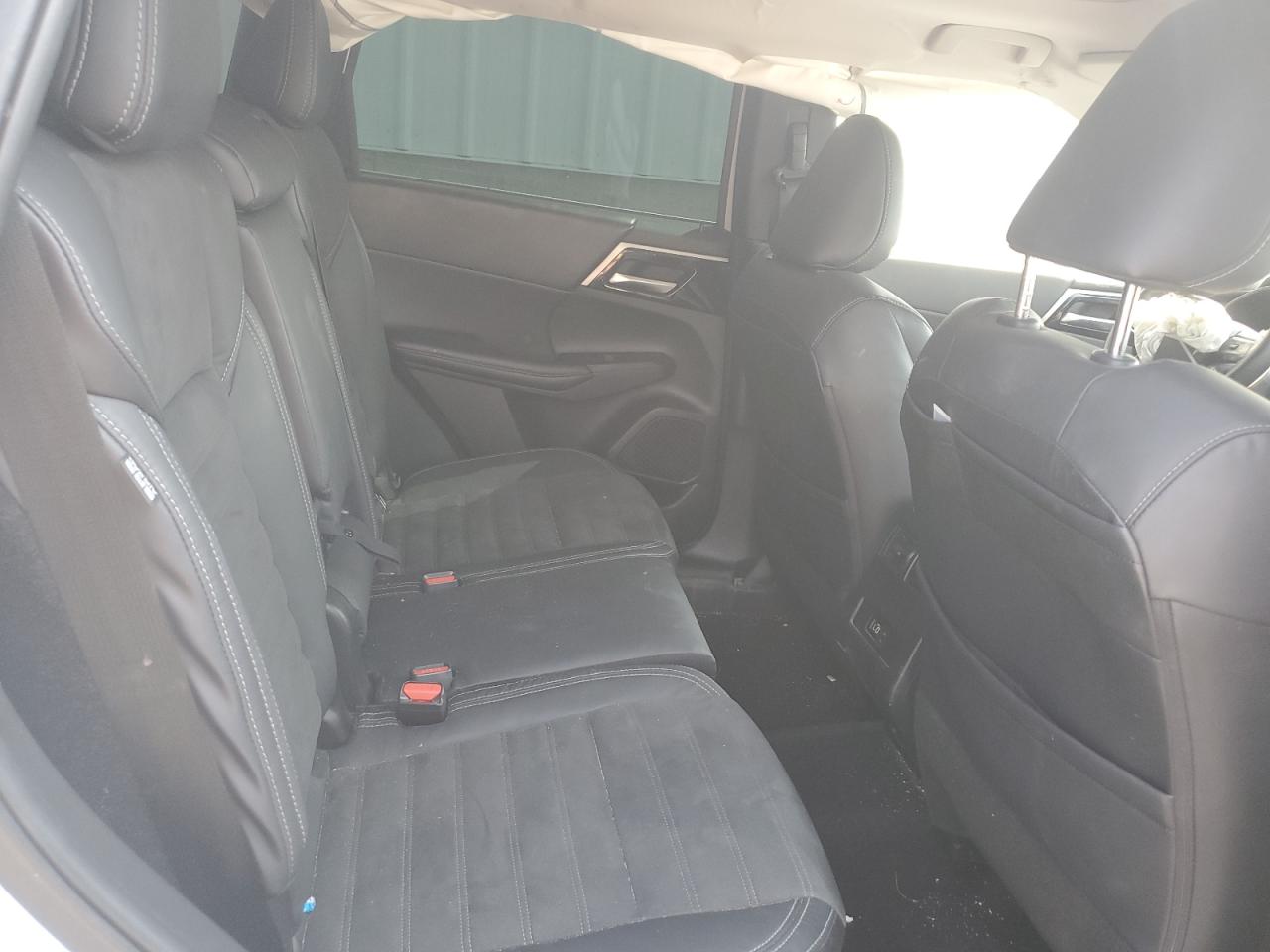 MITSUBISHI OUTLANDER SE