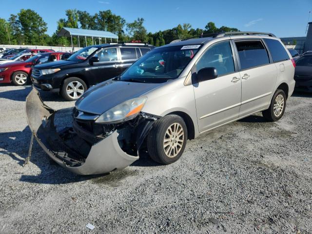 TOYOTA SIENNA LE