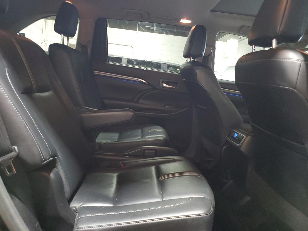 Toyota Highlander 2017