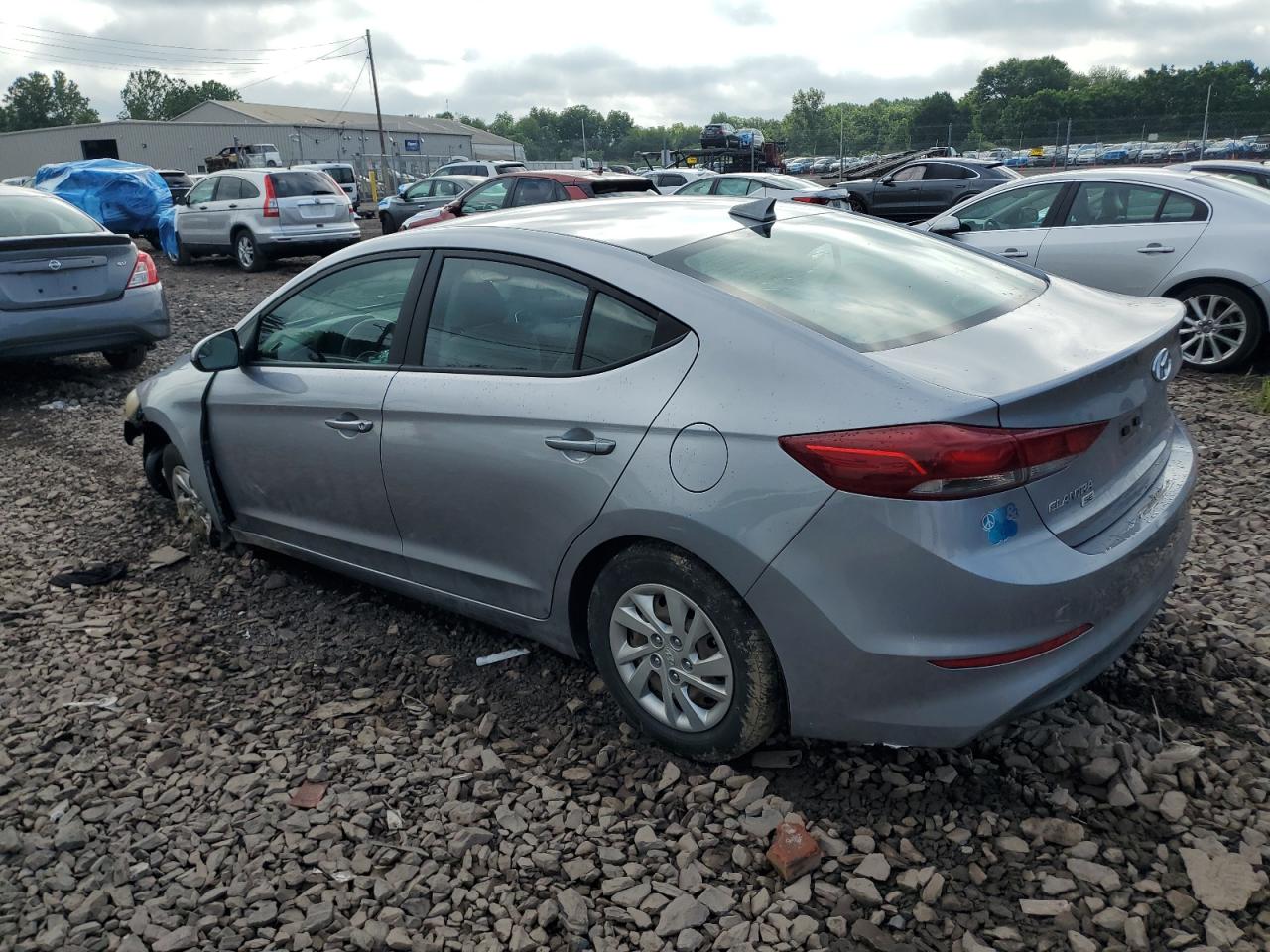 HYUNDAI ELANTRA SE