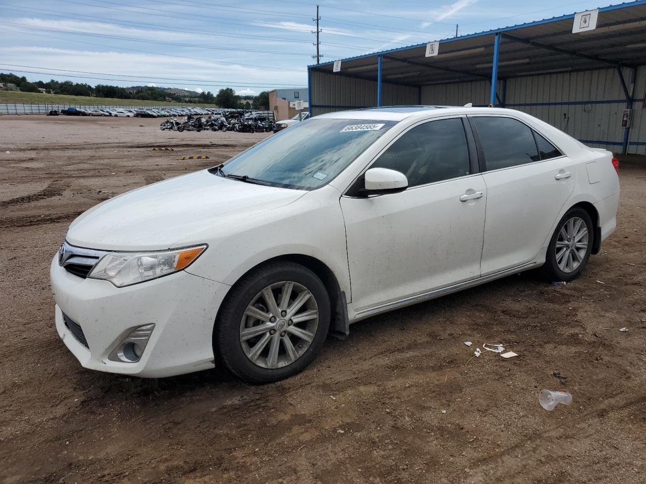 TOYOTA CAMRY SE