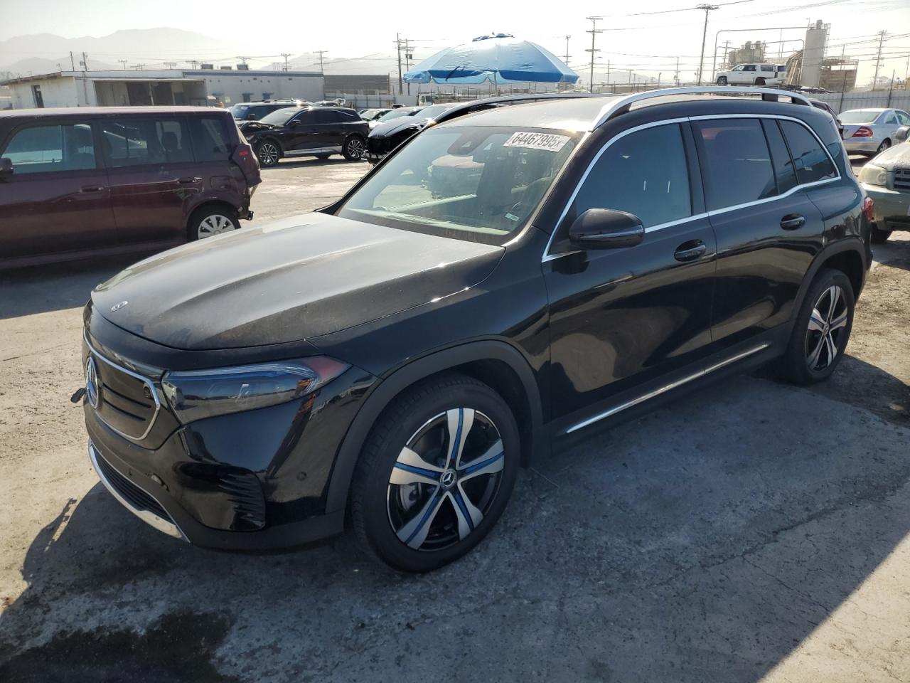 MERCEDES-BENZ EQB 300 4MATIC