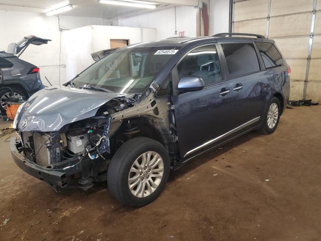 TOYOTA SIENNA XLE