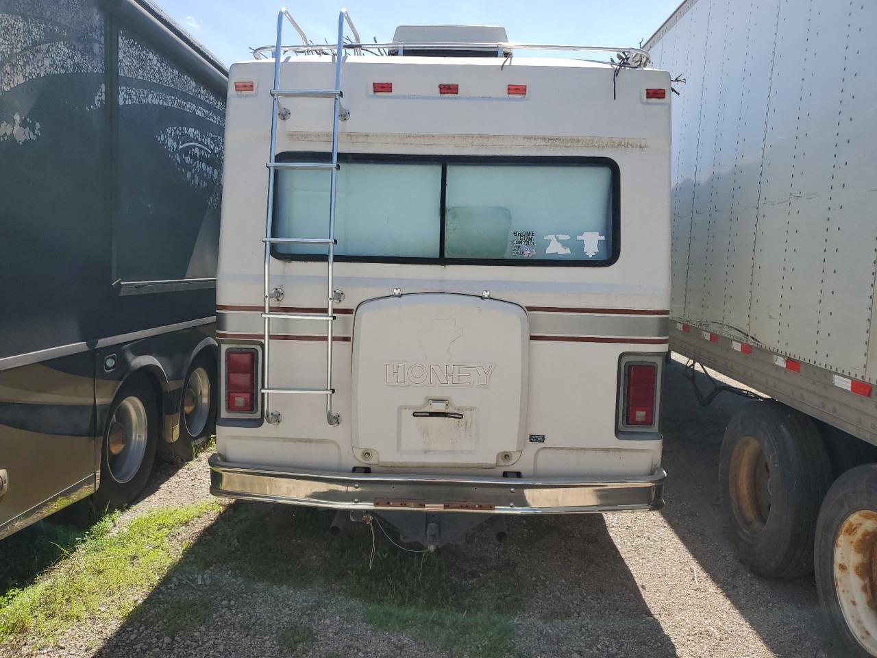 Lot #3203985939 1986 HONEYBEE MOTORHOME
