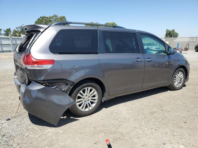 TOYOTA SIENNA XLE 2011 gray  gas 5TDYK3DC4BS001414 photo #4