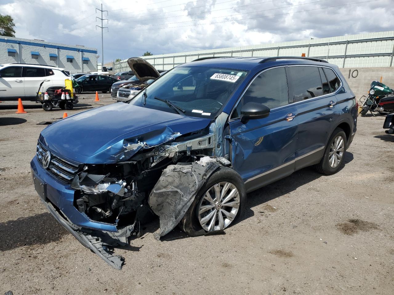 VOLKSWAGEN TIGUAN SE