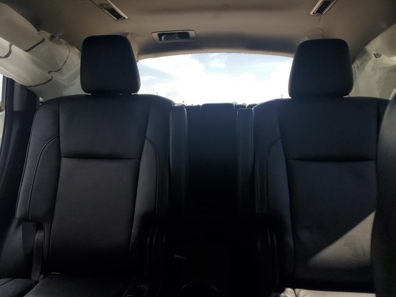 TOYOTA HIGHLANDER SE