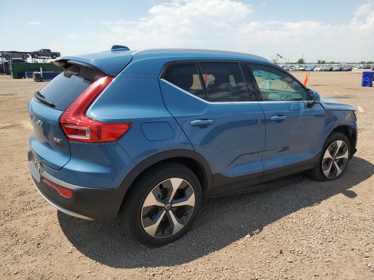 VOLVO XC40 PLUS