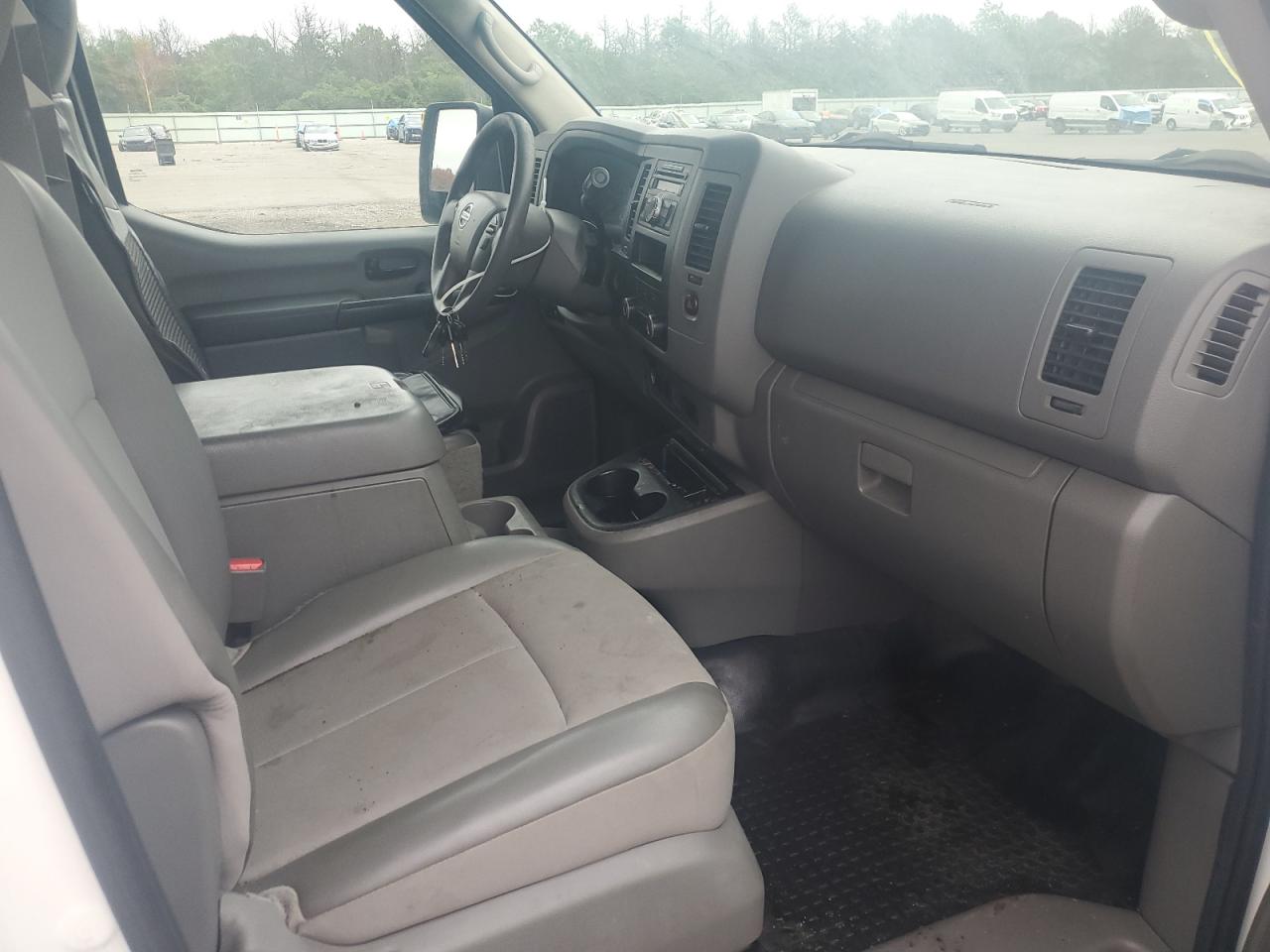 NISSAN NV2500 2500 S