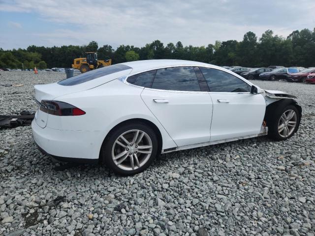 2015 TESLA MODEL S 70 5YJSA1S21FF082745