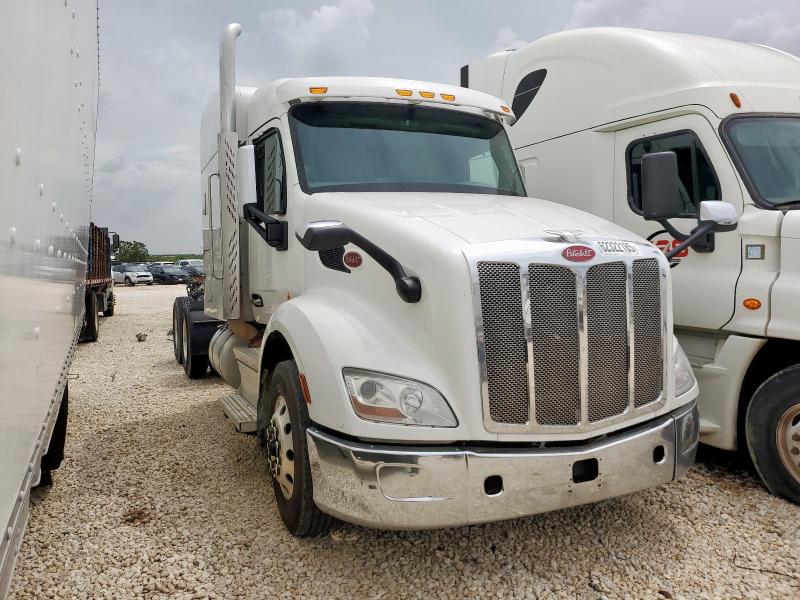 Global Auto Auctions: 2019 PETERBILT 579