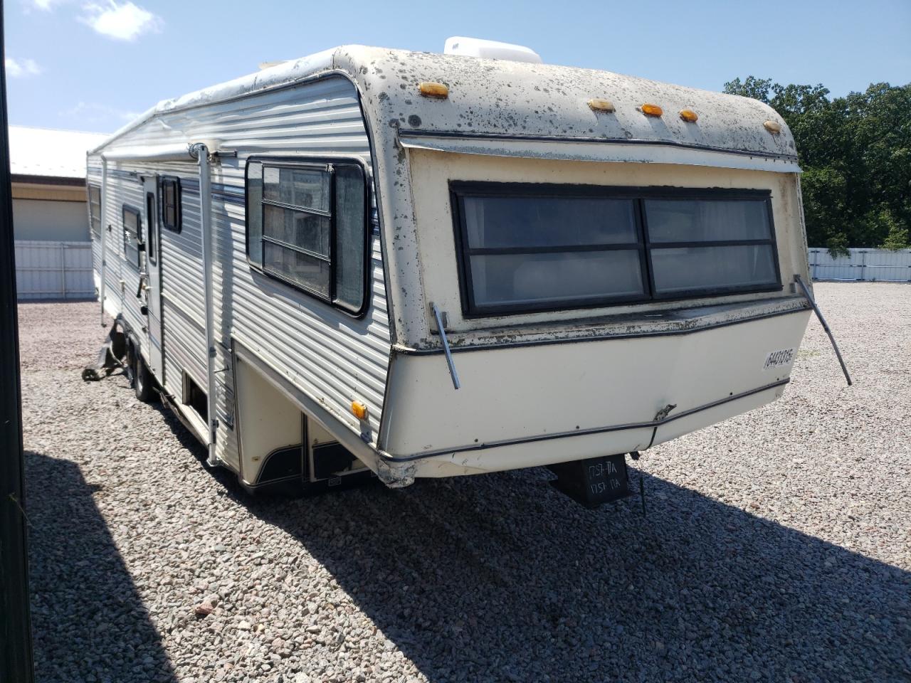 Lot #3254455139 1985 ALUM 5TH WHEEL