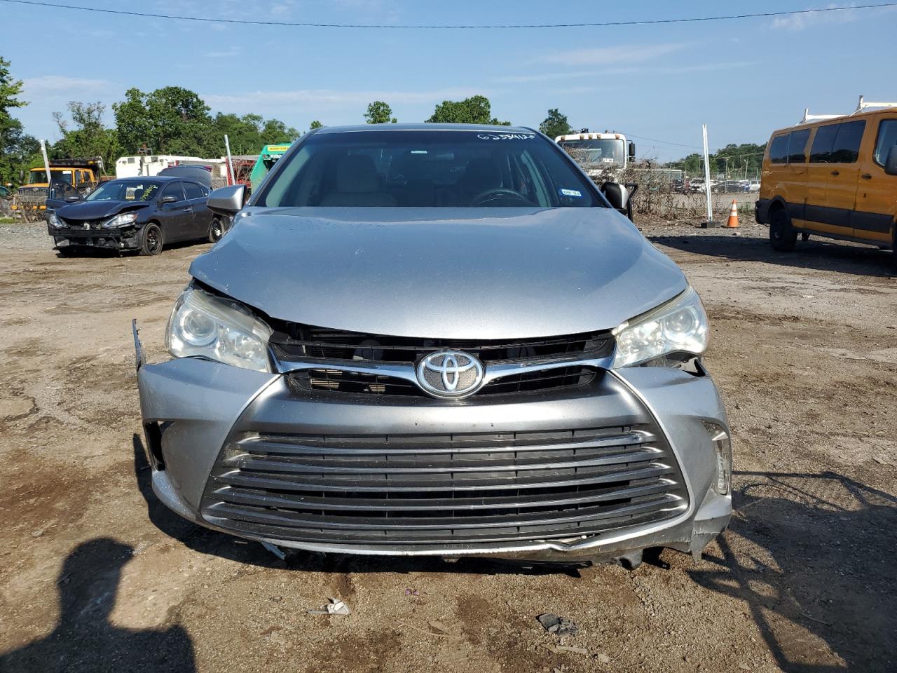 Toyota Camry le 2016