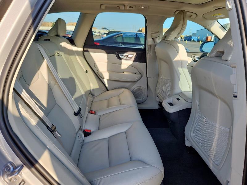 2022 VOLVO XC60 B5 MO YV4L12RK6N1039698