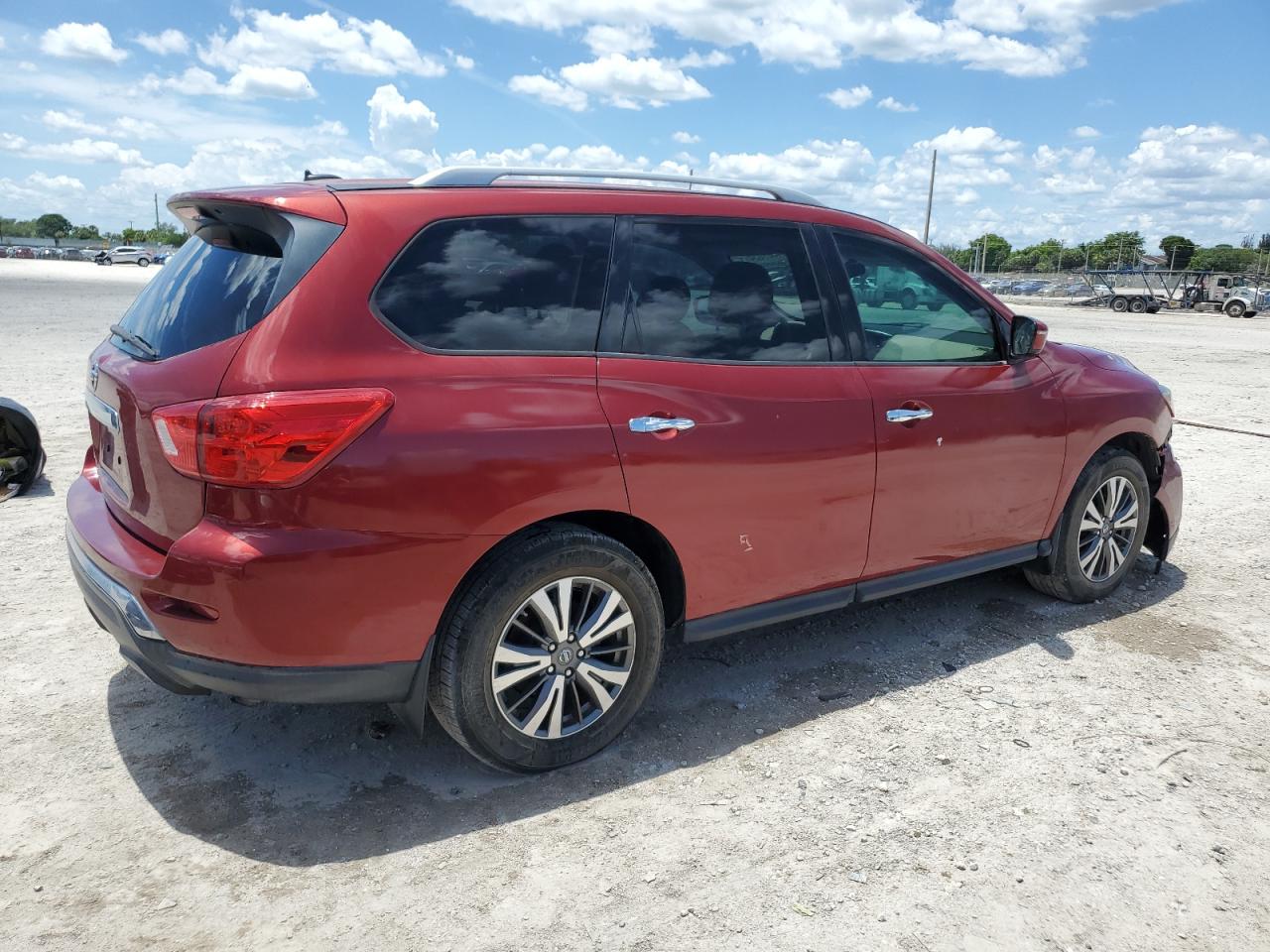 Nissan Pathfinder 2017