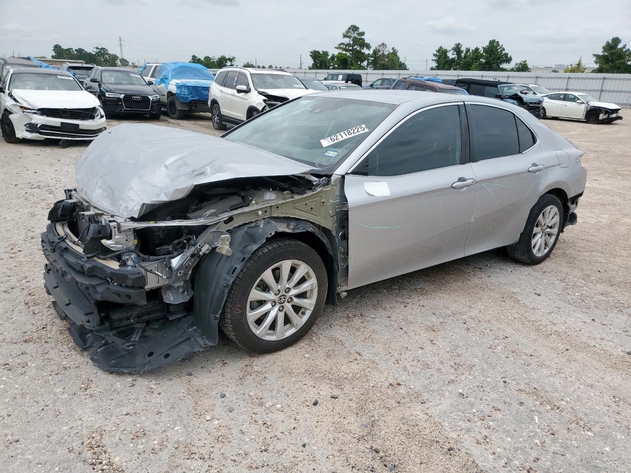 Toyota Camry le 2020