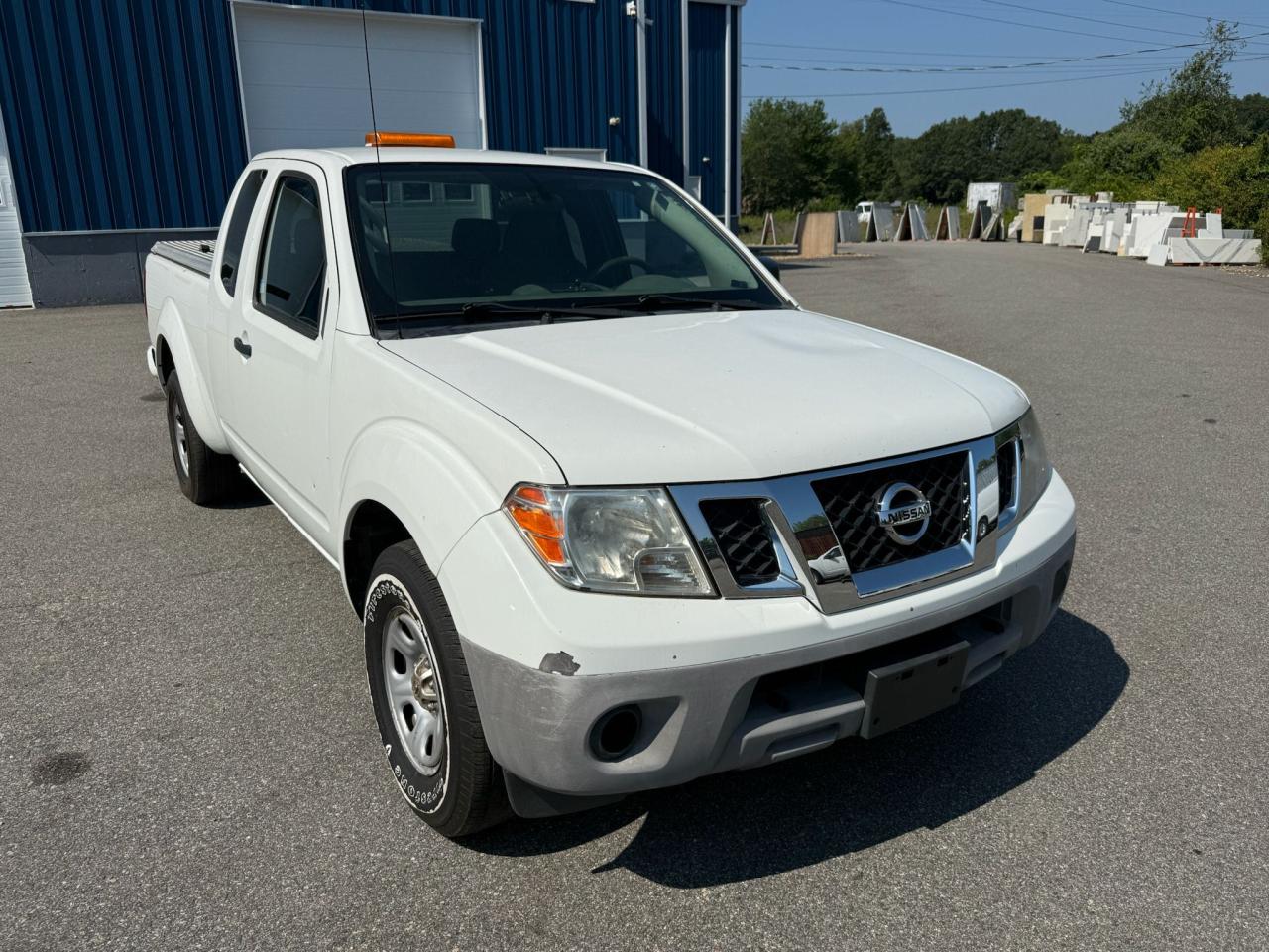 NISSAN FRONTIER S