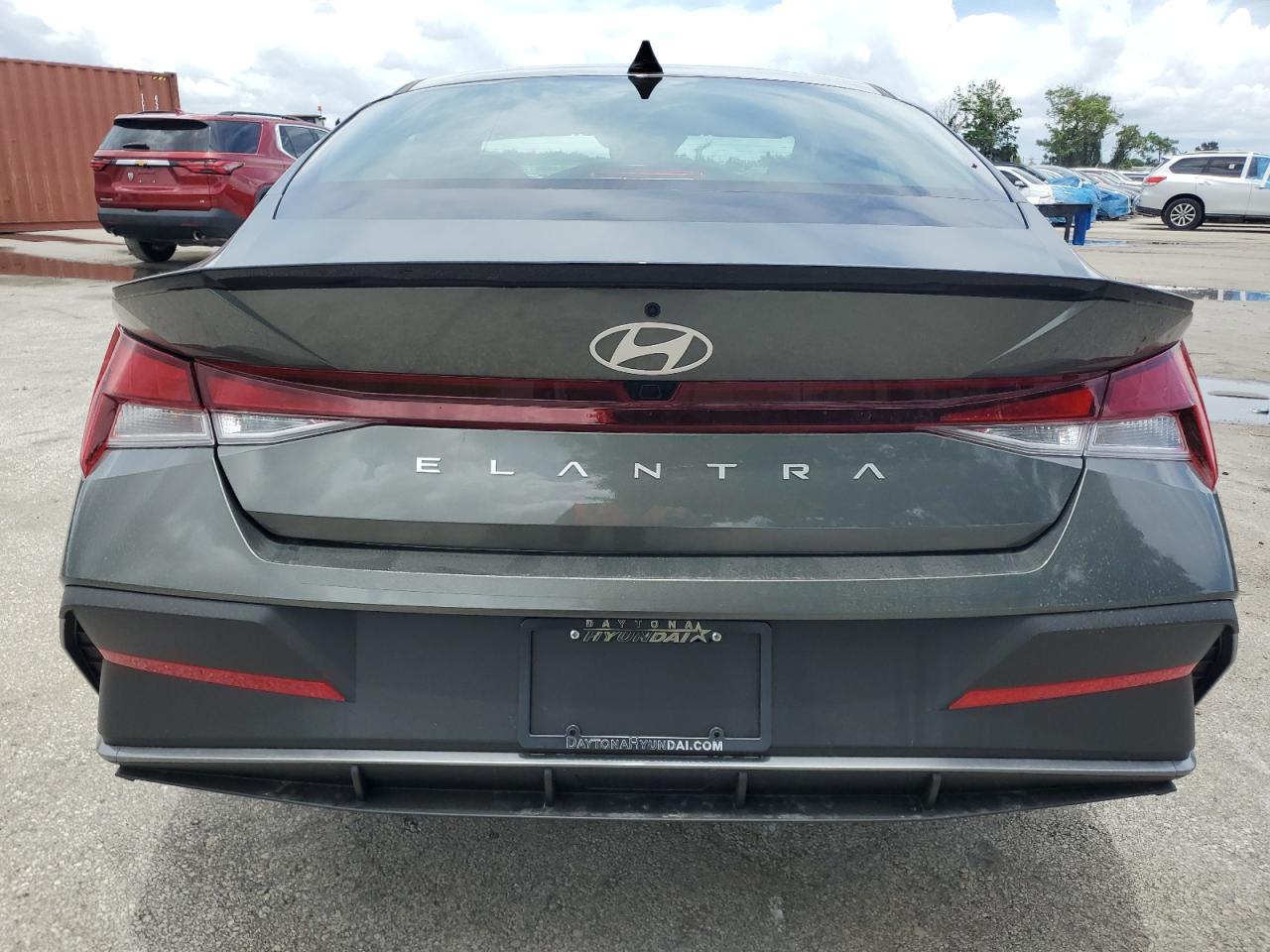 Hyundai Elantra se 2025