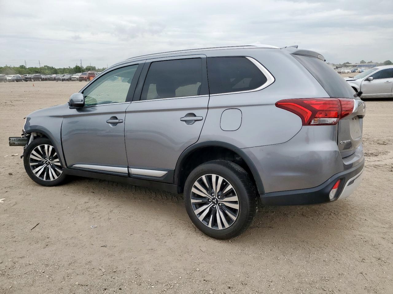 MITSUBISHI OUTLANDER SE