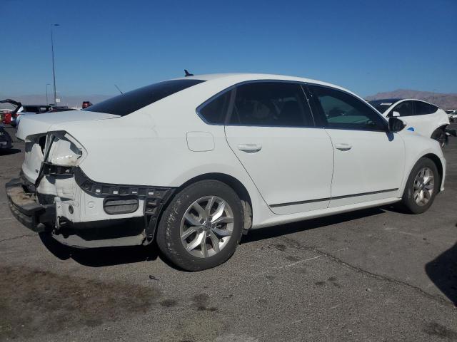 2017 VOLKSWAGEN PASSAT S - 1VWAT7A3XHC079732