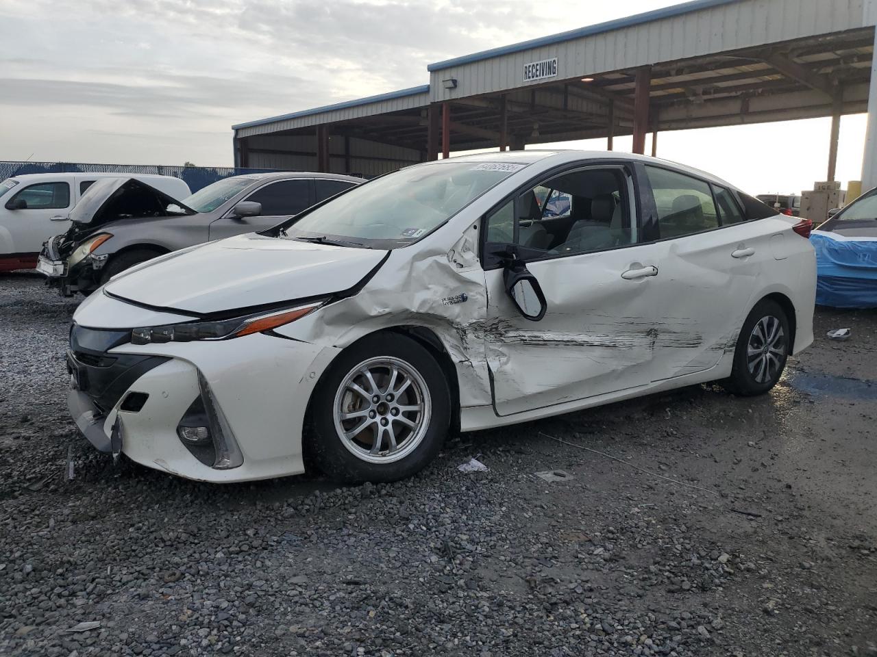 TOYOTA PRIUS PRIME LE
