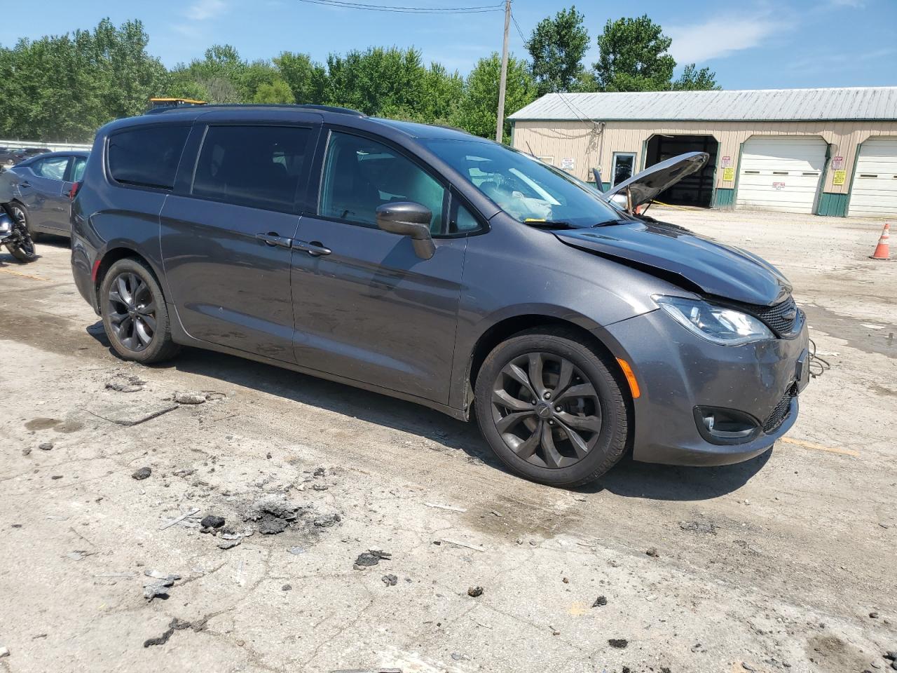 CHRYSLER PACIFICA TOURING L