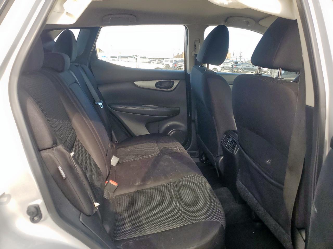 NISSAN ROGUE SPORT S