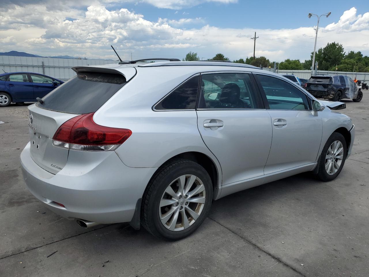 TOYOTA VENZA LE