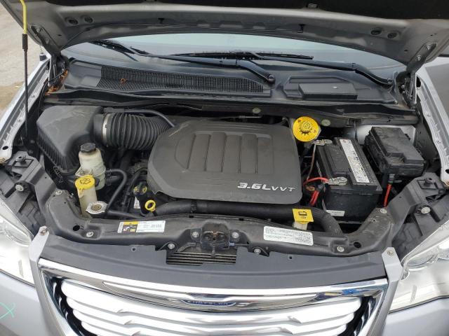 2015 CHRYSLER TOWN & COU 2C4RC1BG1FR726883