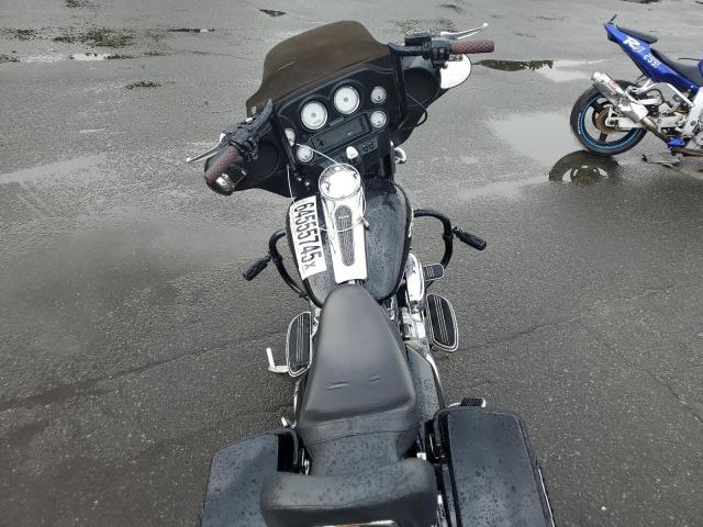 2010 HARLEY-DAVIDSON FLHX 1HD1KB417AB651093