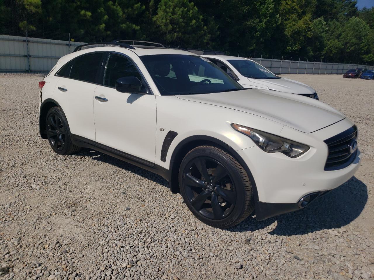 INFINITI QX70