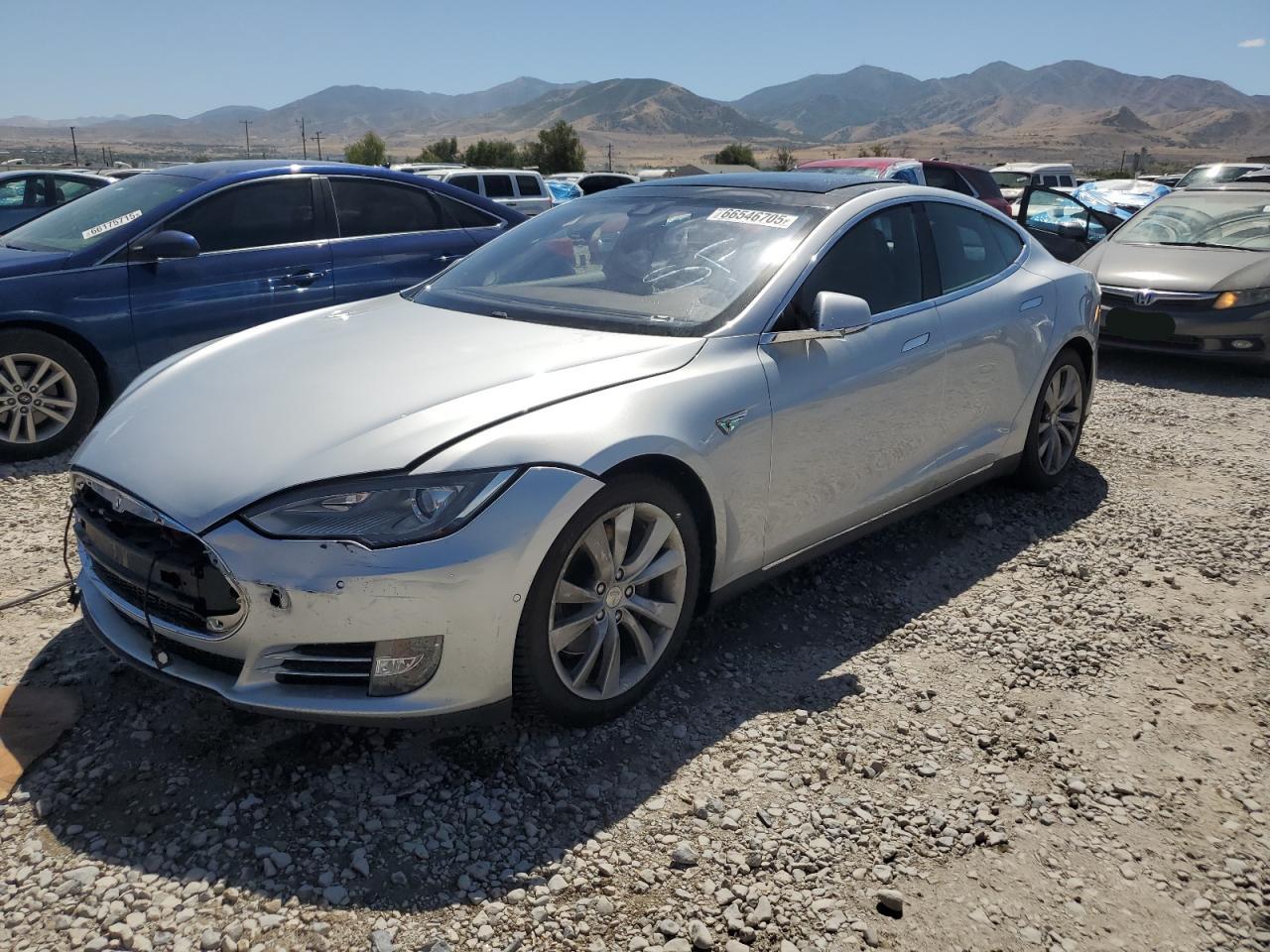 TESLA MODEL S 85D