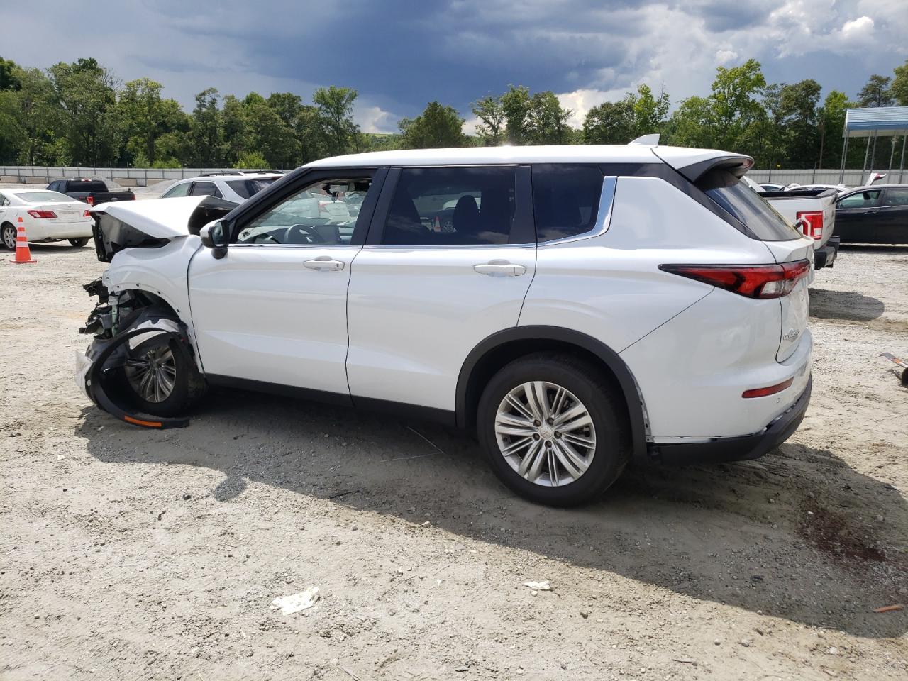 MITSUBISHI OUTLANDER ES