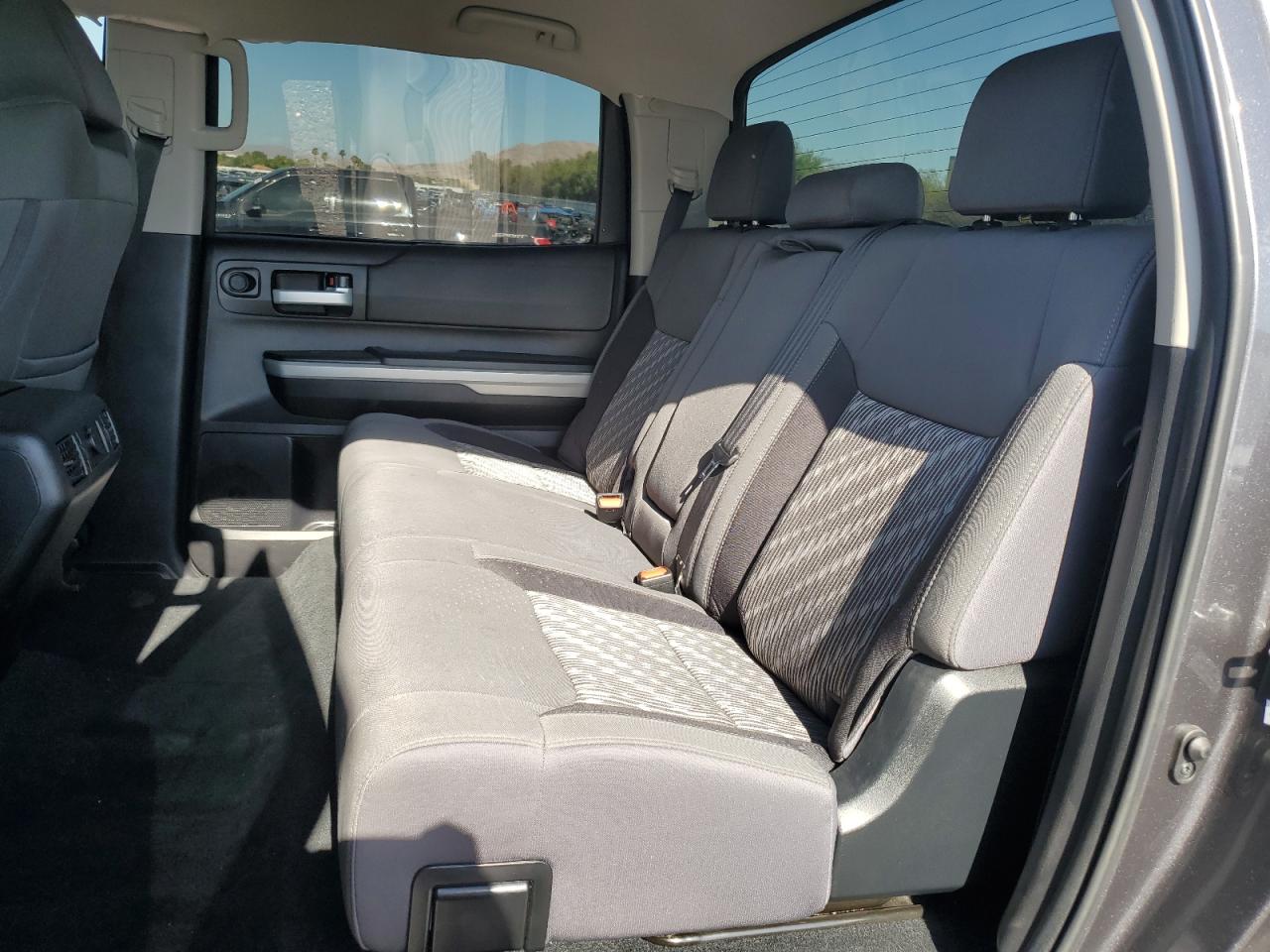 TOYOTA TUNDRA CREWMAX SR5