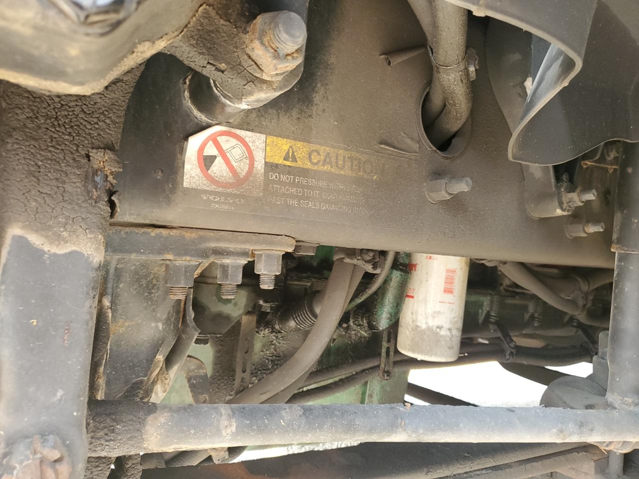 Lot #3296897894 2015 VOLVO VNL