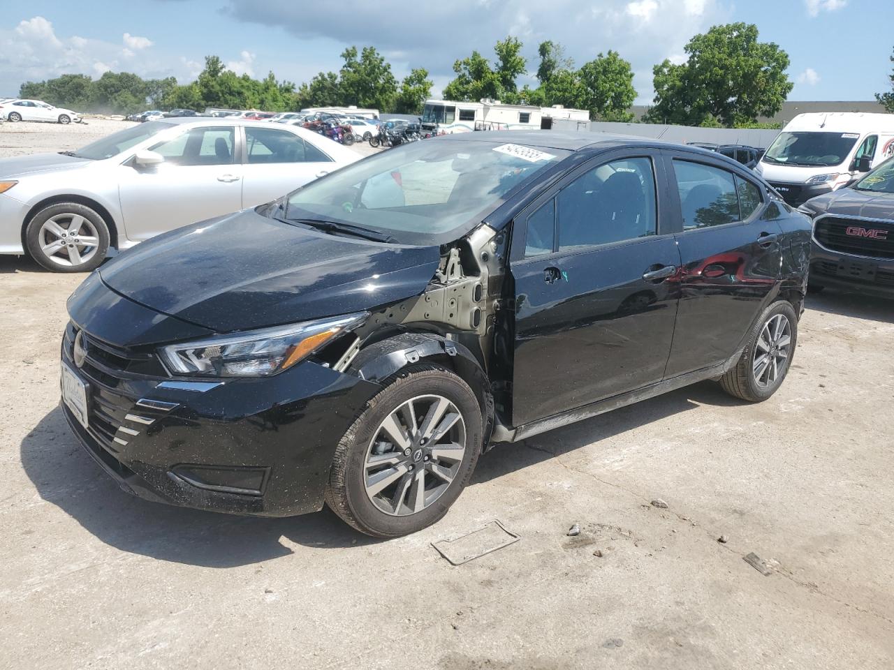 NISSAN VERSA S