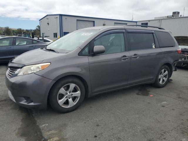 TOYOTA SIENNA LE
