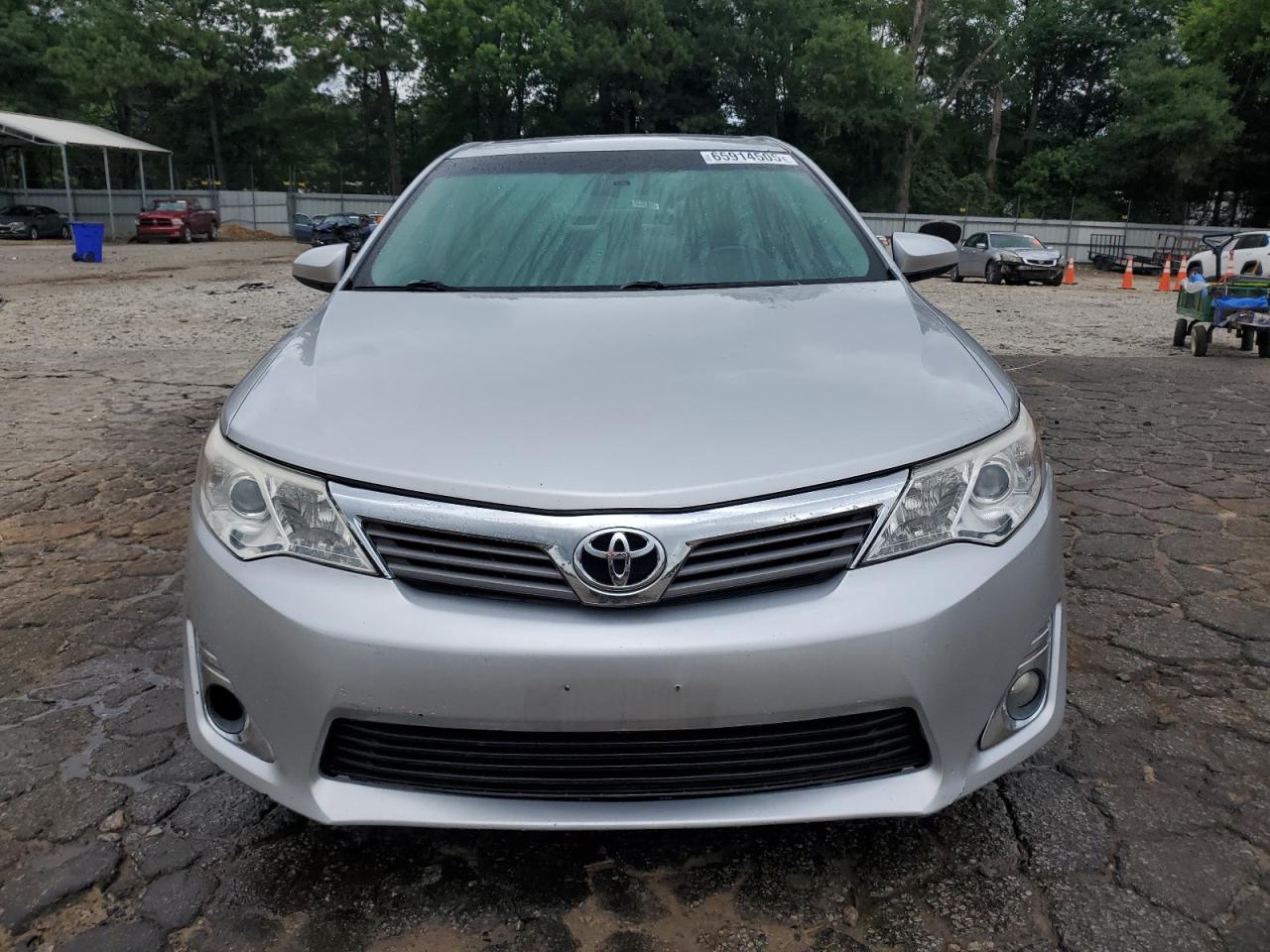 TOYOTA CAMRY SE