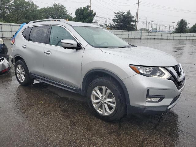 2017 NISSAN ROGUE SV - Inny widok