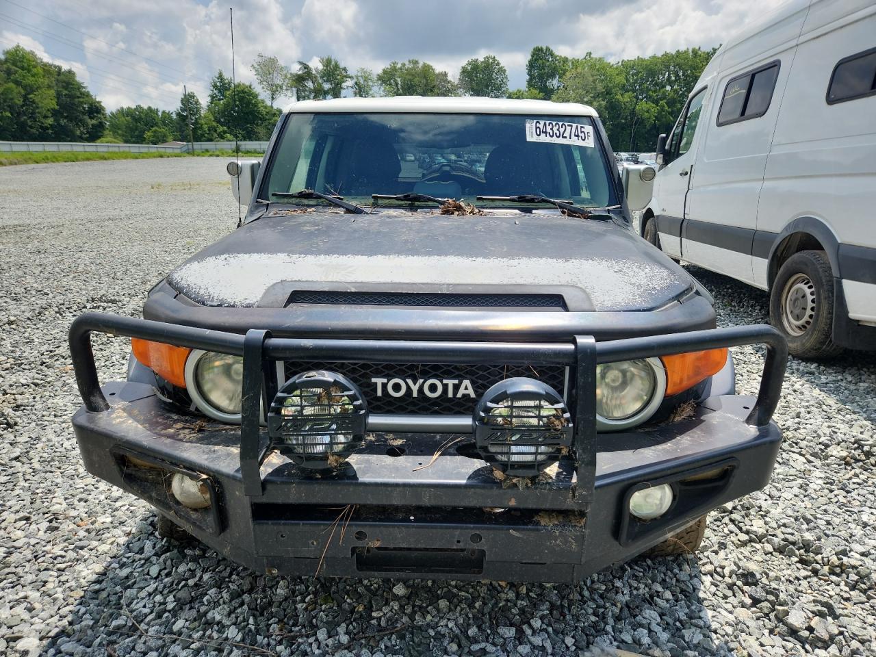 TOYOTA FJ CRUISER