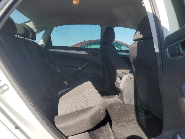 2017 VOLKSWAGEN PASSAT S - 1VWAT7A3XHC079732