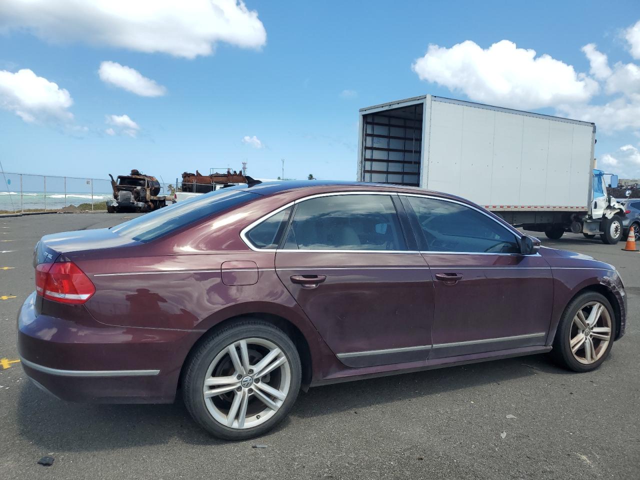 Lot #3239441697 2013 VOLKSWAGEN PASSAT SEL