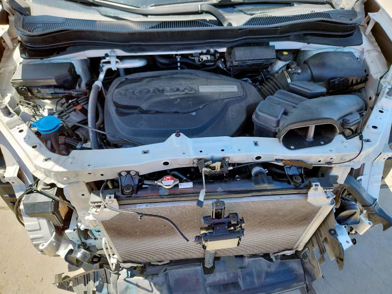 2017 HONDA PILOT TOUR 5FNYF5H91HB029652