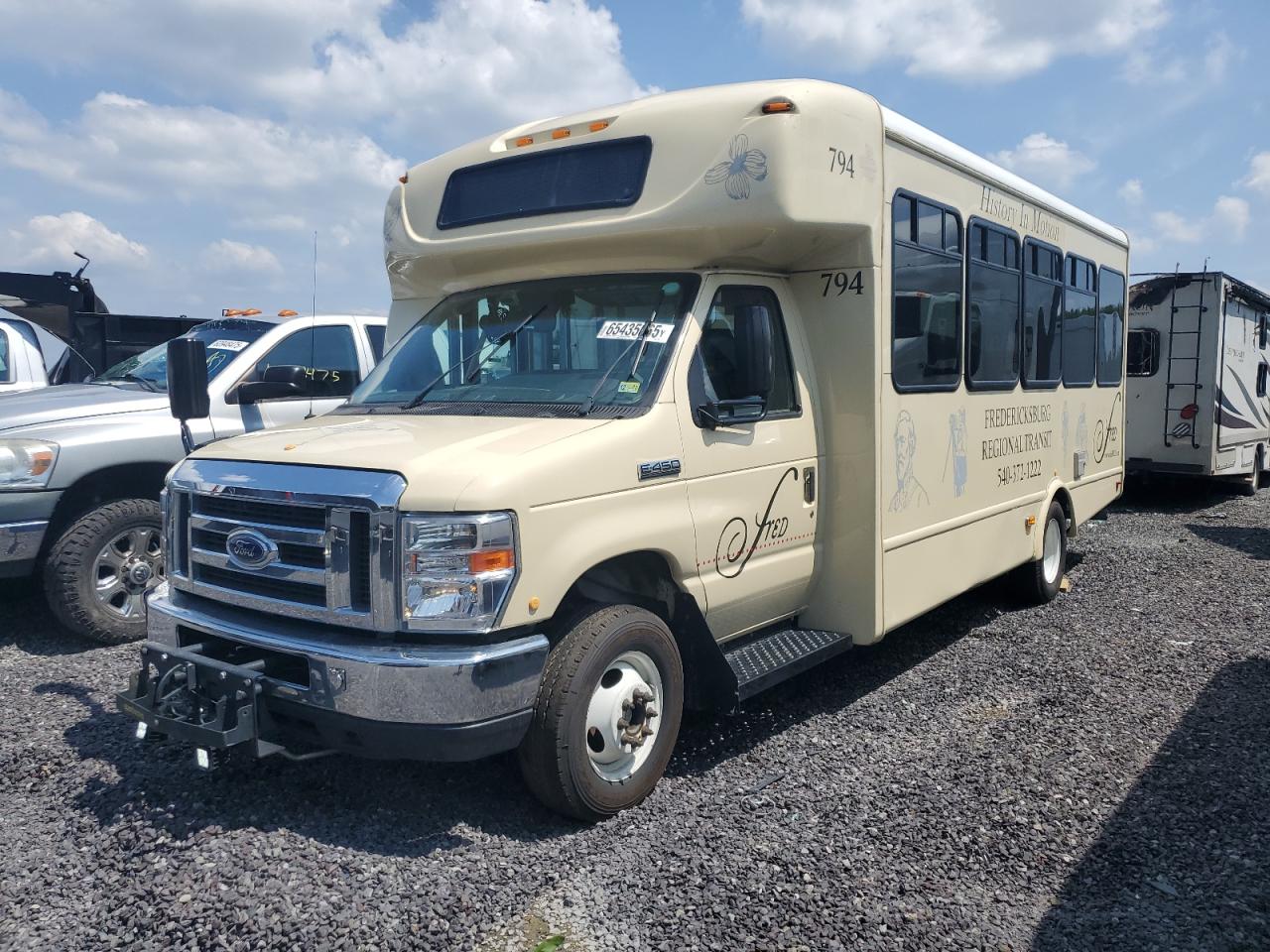 FORD ECONOLINE E450 SUPER DUTY CUTAWAY VAN