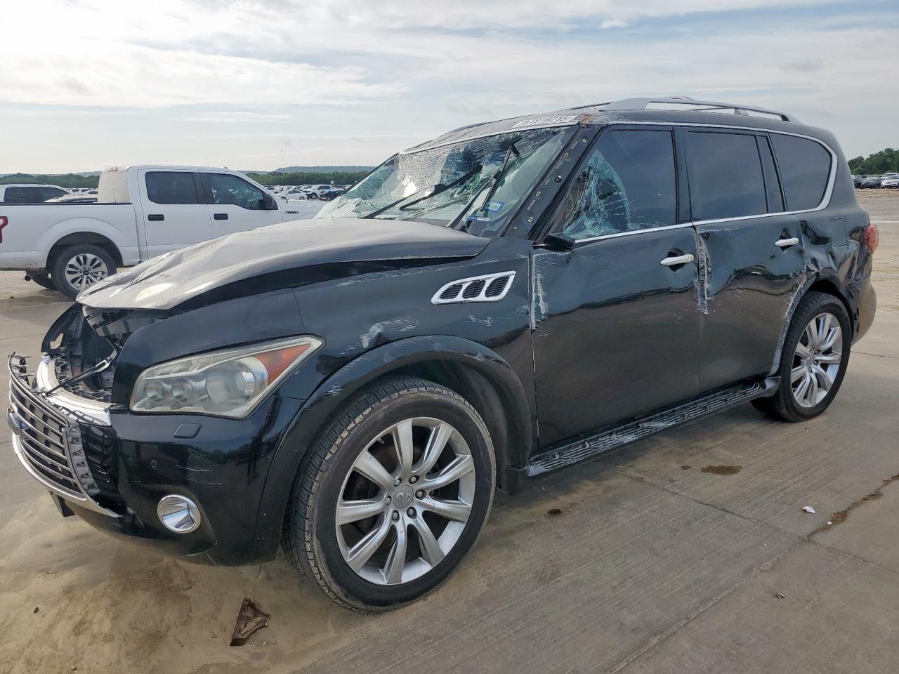 INFINITI QX56