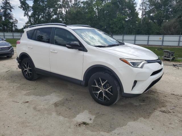 2018 TOYOTA RAV4 SE JTMNFREV9JJ176375